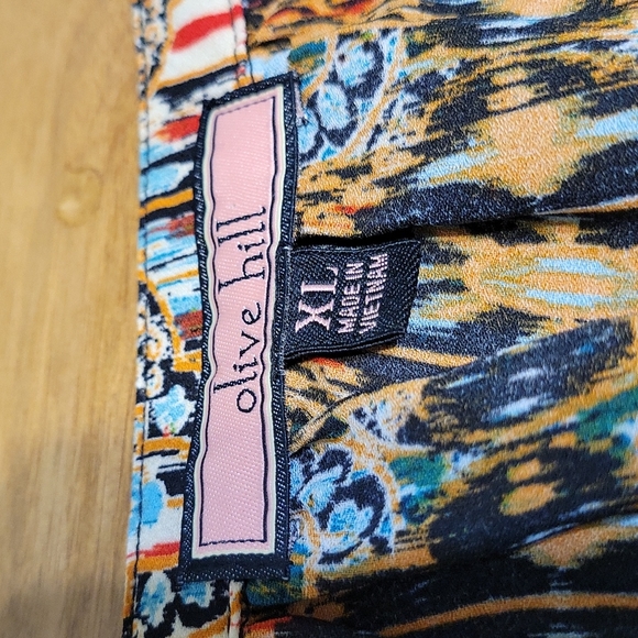 Olive Hill XL colorful flowy boho top - Picture 3 of 9
